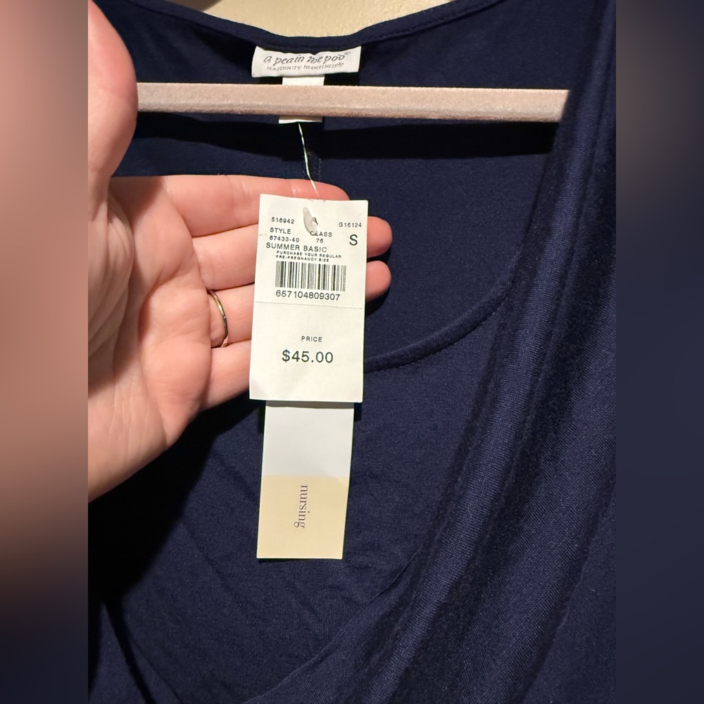 NWT A Pea in the Pod Drape Nursing Top in Navy - Picture 4 of 7